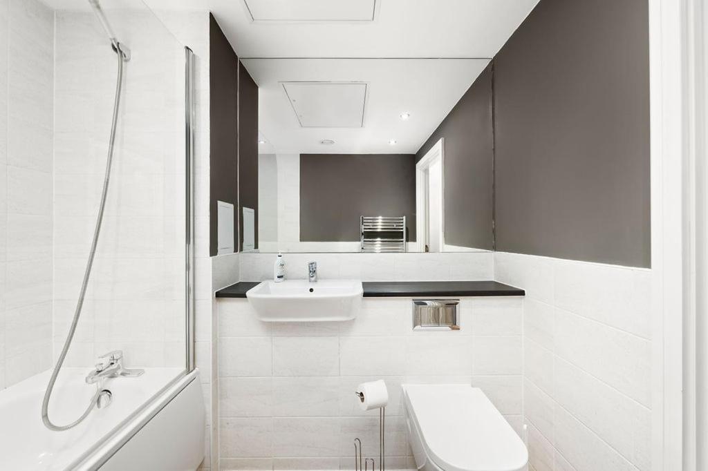 Modern Serviced 3-Bedroom Flat In East London Eksteriør billede