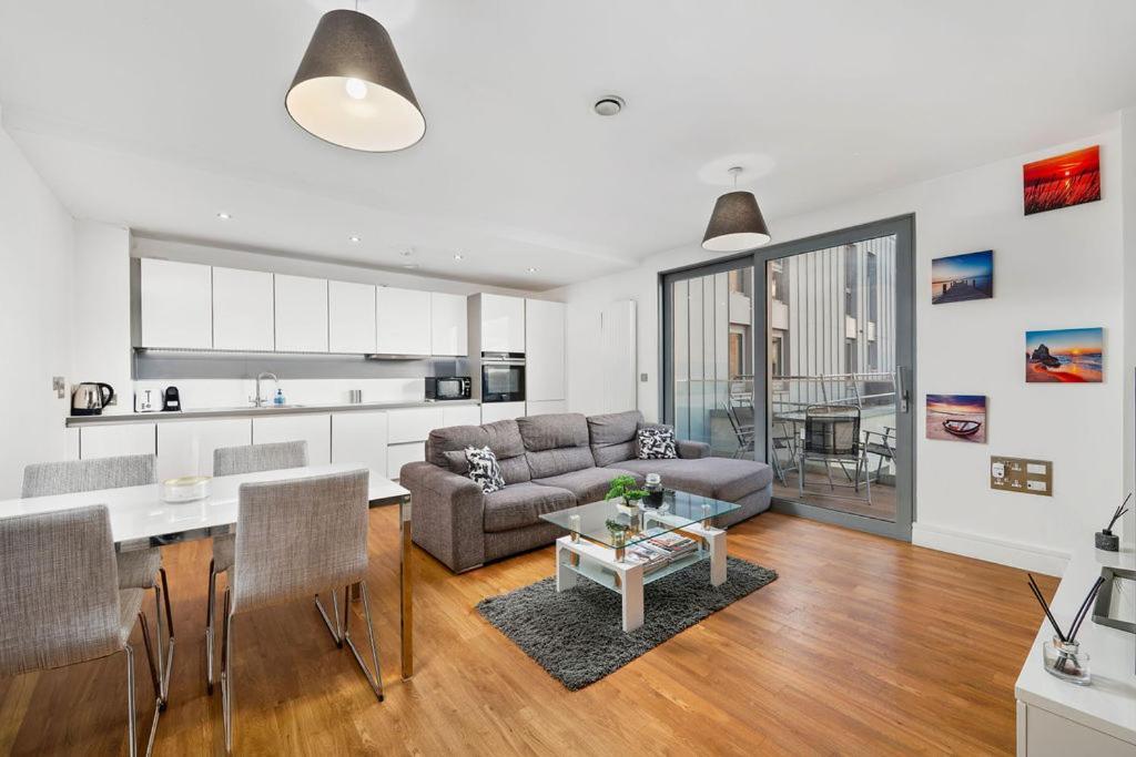 Modern Serviced 3-Bedroom Flat In East London Eksteriør billede